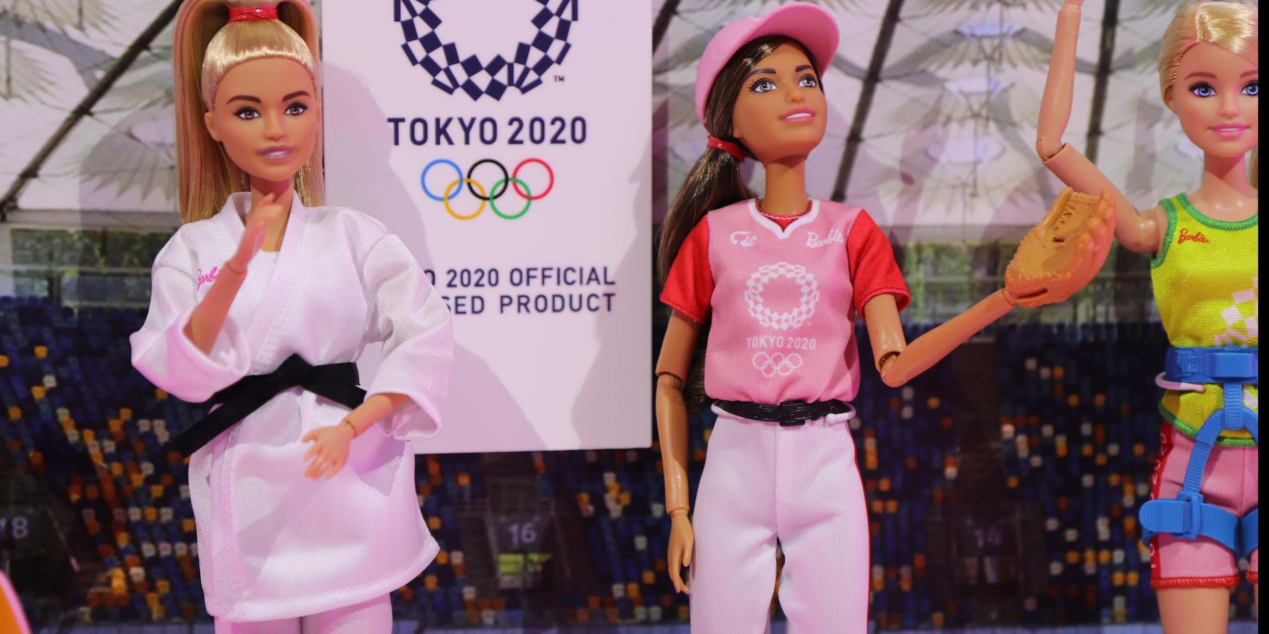 Trois poupées Barbie