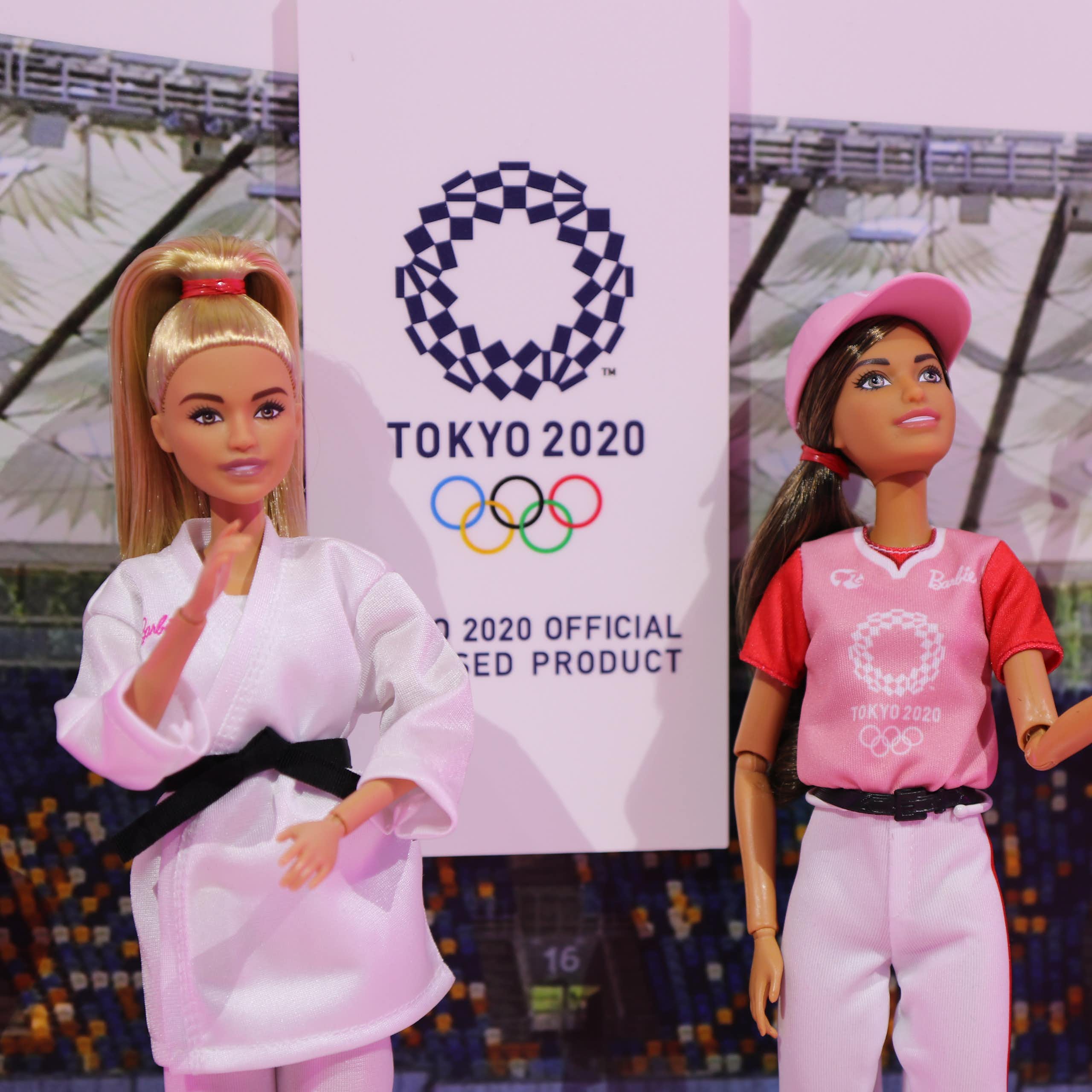 Trois poupées Barbie