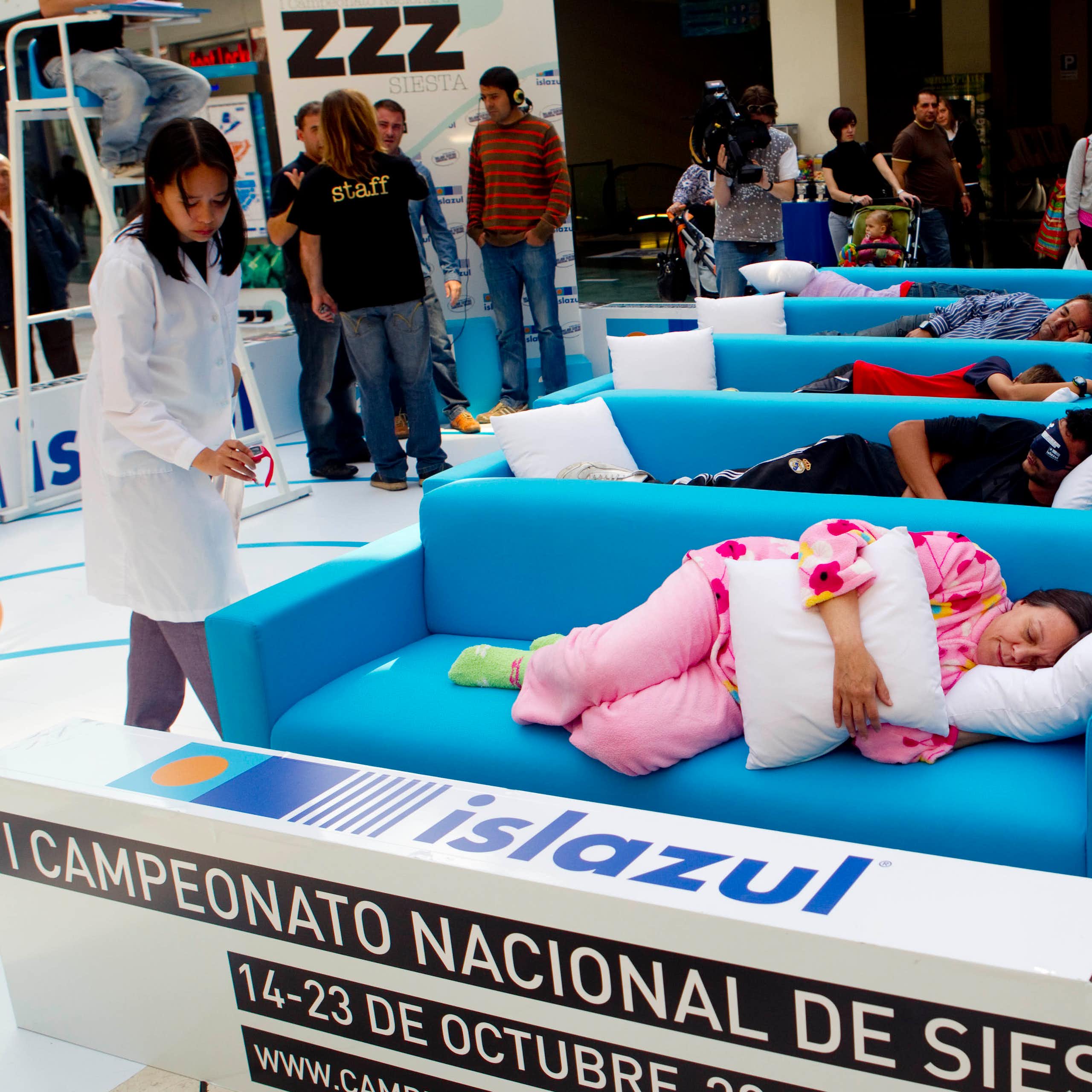 Dormir pouco ou dormir muito? Ambos fazem mal para  memória, fluência verbal e cognição