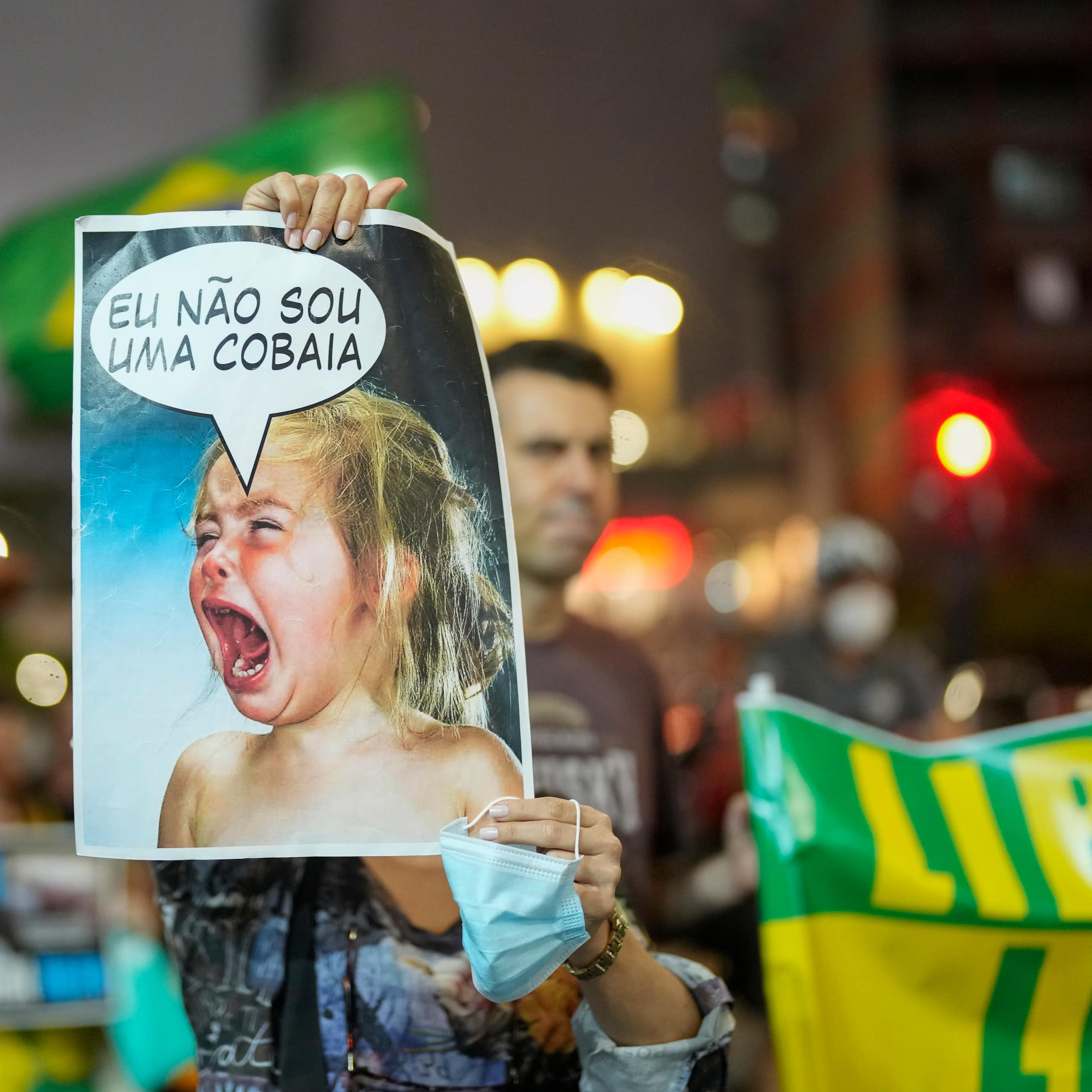 Quando desinformação gera lucro: como comunidades conspiracionistas monetizam com o movimento antivacina