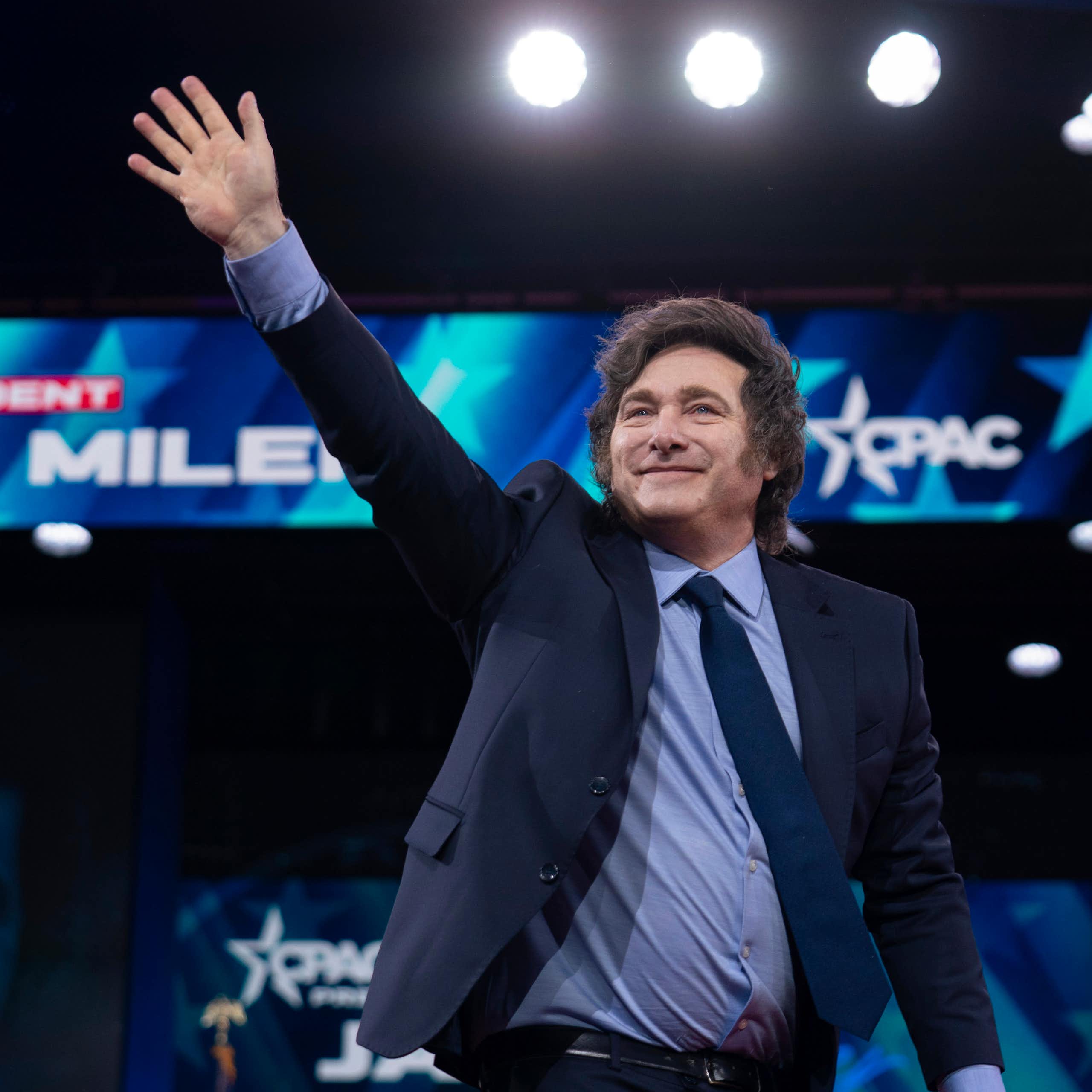 Le paradoxe Milei en Argentine : le président joue le jeu démocratique, mais adopte des comportements autoritaires