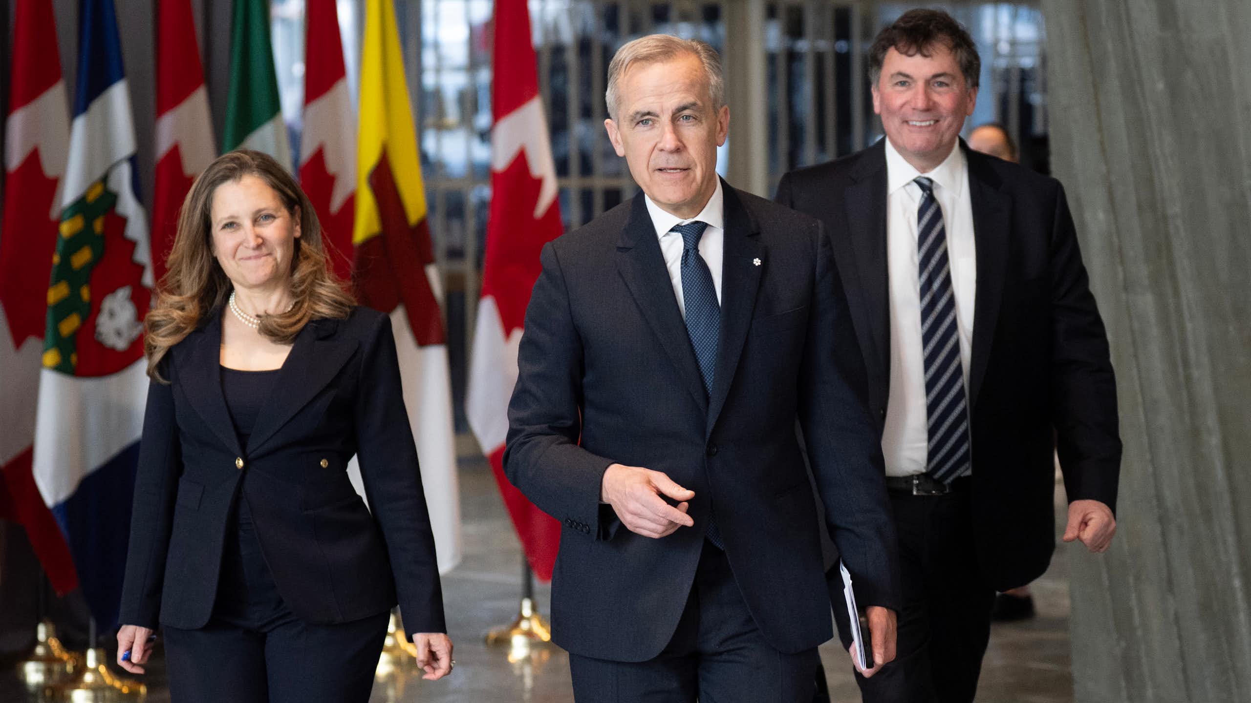 Malgré Trump et l’inflation, la dualité linguistique demeure un enjeu dans la campagne électorale