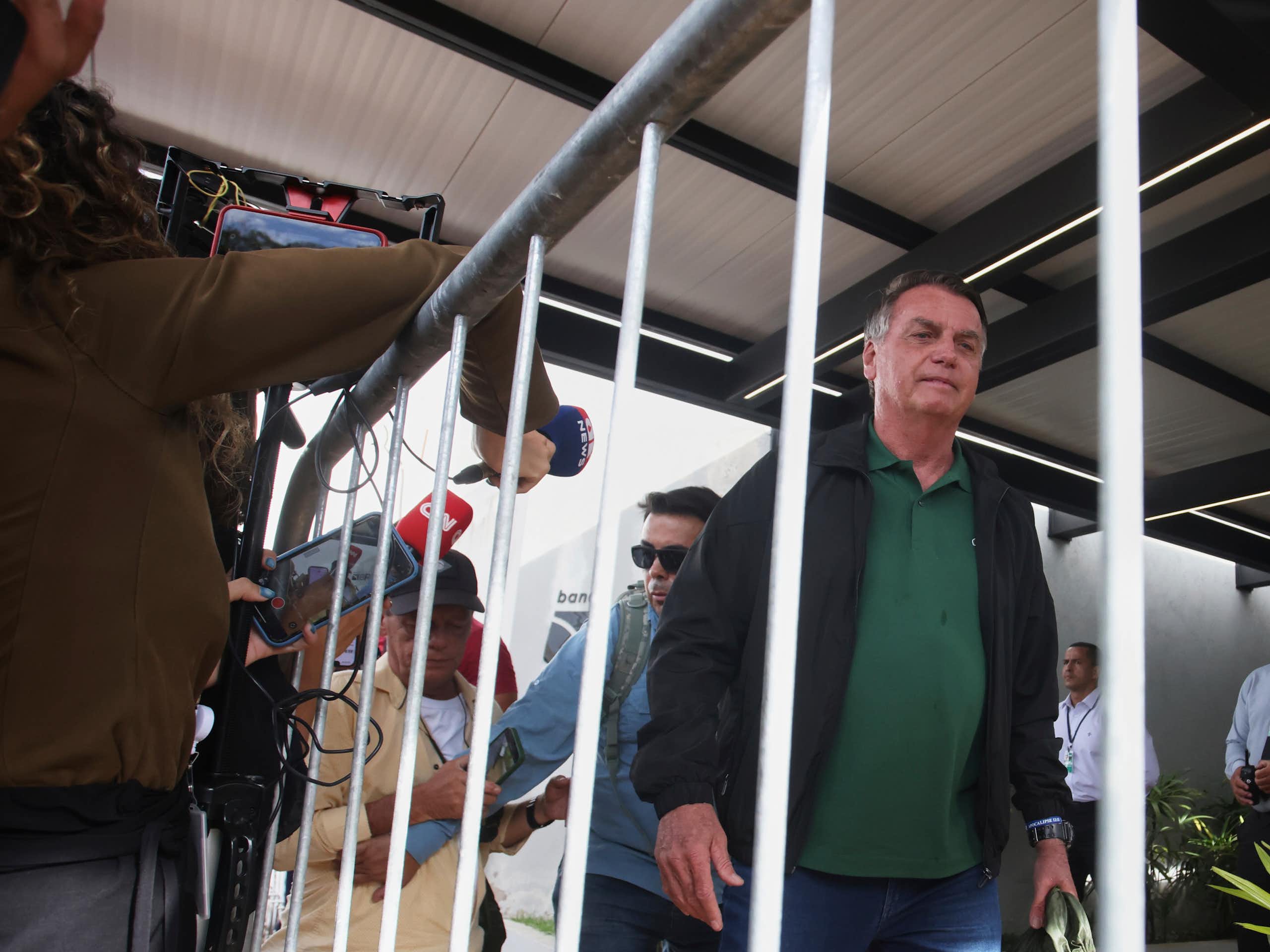 Por unanimidade, o STF aceitou a denúncia e tornou Bolsonaro réu. O que acontece agora?